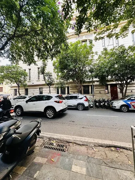 Bán căn hộ phố hàng bún, phố cổ ba đình căn hộ tầng thấp, 50m2, 2 ngủ, nhà đẹp ở ngay