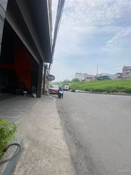 Mảnh đất phố lâm du ô tô 24 chỗ vào nhà mặt tiền khủng 7m diện tích 115m2 hai thoáng 21.5 tỷ