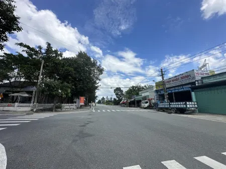 Hàng hiếm mặt tiền nguyễn văn linh ds51 phú tân. buôn bán đa ngành nghề. 11,4x40m full thổ cư