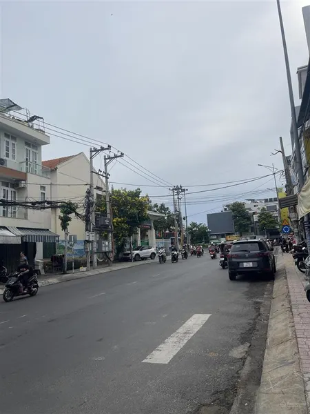 Bán đất mặt tiền kinh doanh sầm uất đường phong châu 82 m2 ngang 5m giá 9 tỷ nam nha trang!