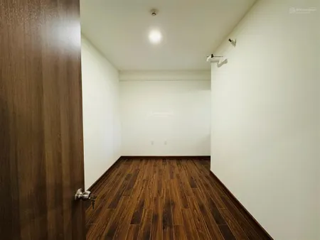 Bán gấp căn 2pn 75m2 phase 1 view hồ bơi, giá chỉ 3,75 tỷ all in nhà mới công chứng được ngay