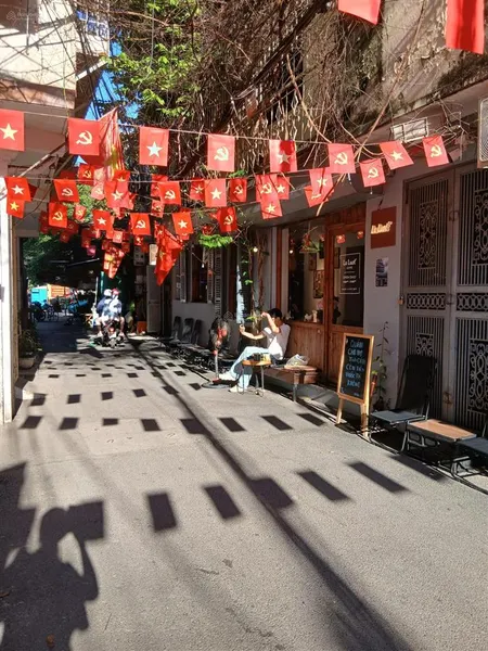 Siêu đẹp! tập thể thành công, tầng 1, mặt tiền 7m, kinh doanh, 48m2, 2 ngủ, 3.x tỷ.