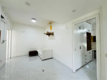 Bán chung cư xuân la 40m lô góc 2 thoáng oto đỗ giá hơn 3 tỷ
