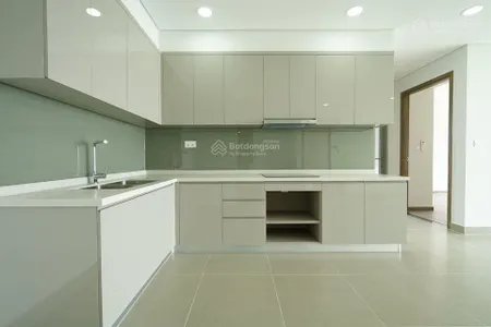 Chính chủ gửi bán căn 114m2 view sông. 3pn 2wc giá 6.5 tỉ thương lượng. 0938 793 ***