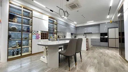 Bán căn hộ 3pn +1, diện tích 143m2, chung cư hpc landmark 105 đường tố hữu. ban công đn hiếm bán!!!