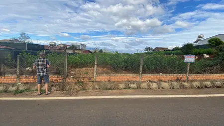 22x50 có 100m2 thổ. Đất mặt tiền đường DH2 xã Đinh văn Lâm Hà