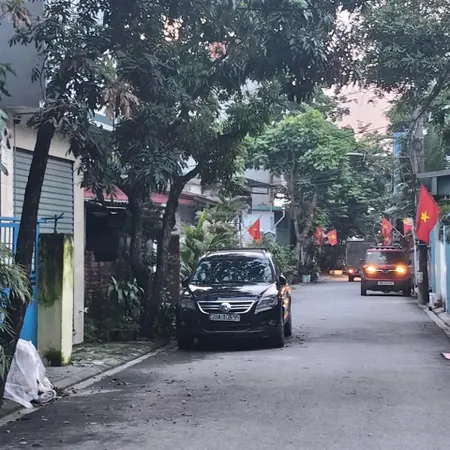 Bán (gấp) lô đất 61 m2, hai oto tránh , giá 3.8 tỉ ngã ba chợ kim, xuân nộn