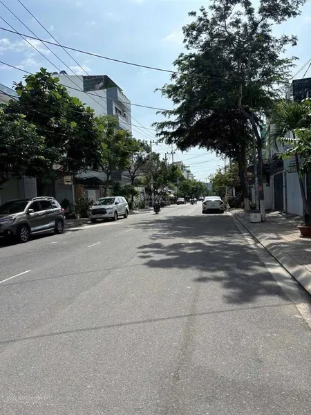 Bán nhanh lô đất phố đường 18m, giáp dự án sân bay củ, cách biển chỉ 800m