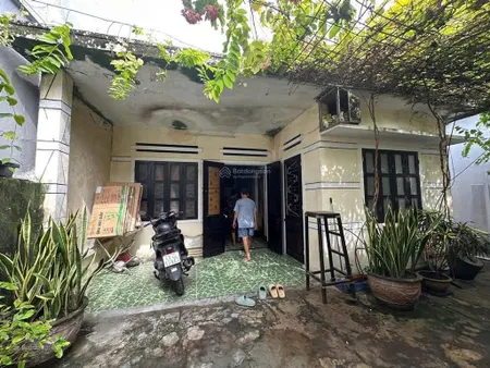 Chủ thiện chí bán lô đất tặng kèm nhà cấp 4 diện tích 171m2 ngang 8m ngay vị trí kinh doanh sầm uất
