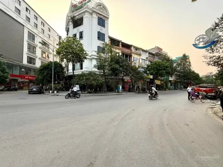 Chính chủ đất yên xá oto đỗ cửa. khu vực đông đúc gần chợ trường. siêu thị ngay tổng cục 5