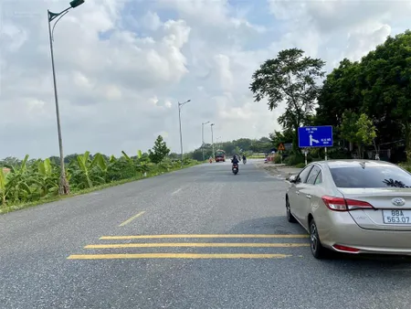 Đất xã vĩnh tường tỉnh phú thọ,đật mặt đường quốc lộ vỉa hè rộng 20m