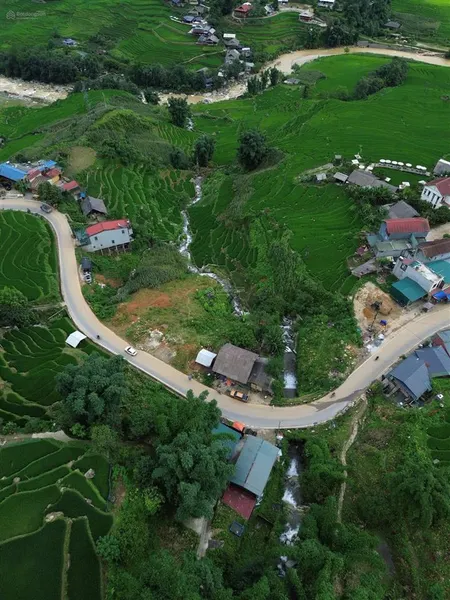 Bán căn nhà ven suối trung tâm xã tả van giá 5 tỷ đang cực kì hợp lí, pháp lý rõ ràng