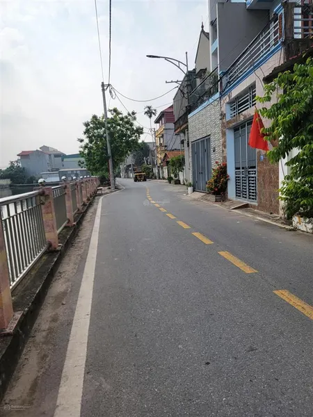 Bán đất lô góc ngay cạnh khu vực đồng sậy .thị trấn phùng ô tô quay đầu trước đất