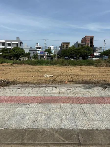 Chính chủ cần bán cồn dầu 19, lô sạch, gần lô góc, gần lê sĩ lê quảng chí, hướng tây bắc