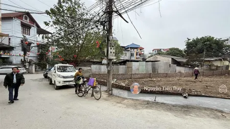 Bán đất trung tâm phường vĩnh phúc cũ. giá chỉ quanh 3 tỷ ngay đa khoa tỉnh. đg thông 2 xe tránh