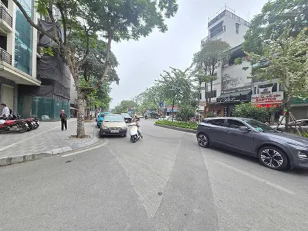 Lạc long quân bán đất ô tô kinh doanh dt 360m2 giá 94 tỷ
