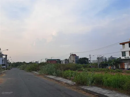 Kẹt tiền cần bán 52m2, đường 8 long phước, gần vinhome. khu dân cư đông đúc, mọi tiện ích đầy đủ