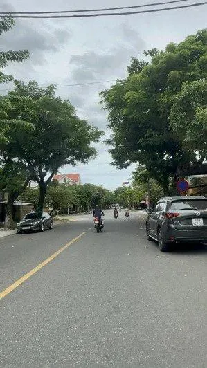 Gia đình cần tiền xuất ngoại cho con cần bán gấp đất biệt thự nguyễn đình hoàn sơn trà đà nẵng