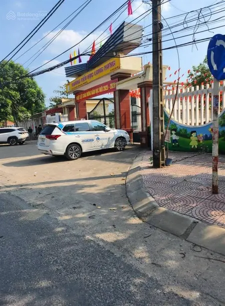 Bán đất lô góc lại ốc ,long hưng ,văn giang,hưng yên đường oto