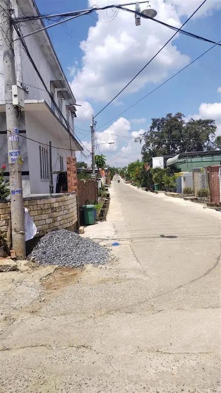 Khu đông dân cư. cách sân bay long thành 2km. cách ql 1a khu công nghiệp bàu cạn 2km