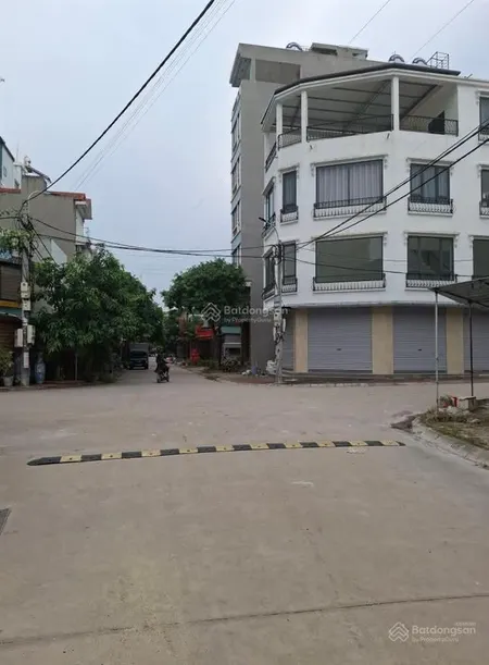 Bán đất bát tràng gia lâm hà nội diện tích 60m2 * 4m * 9,120 tỷ ôtô chánh vỉa hè sẵn nhà c4.