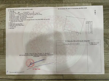Bán miếng đất cách ngã 6 Đá Bạc, Châu Đức, Bà Rịa - Vũng Tàu 100 m. Diện tích sổ 2700 m2, thực tế 2912 m2. Giá bán 3,8 tỷ. Ae mg hỗ trợ kết nối. Chính chủ 0962884068