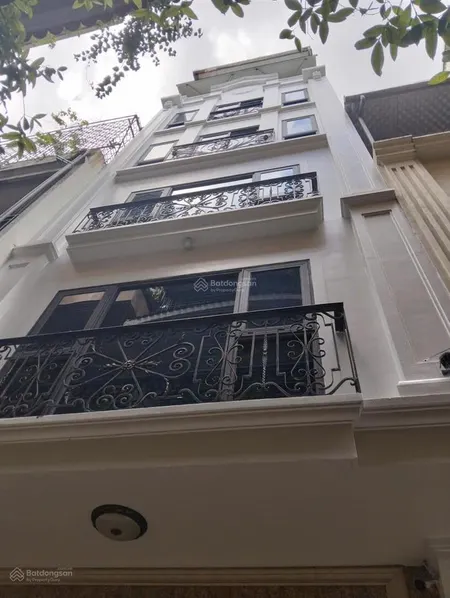Toà văn phòng phố hoàng ngân trước nhà công viên 106m2 x 7 tầng mt 7.2m, giá 43 tỷ cầu giấy