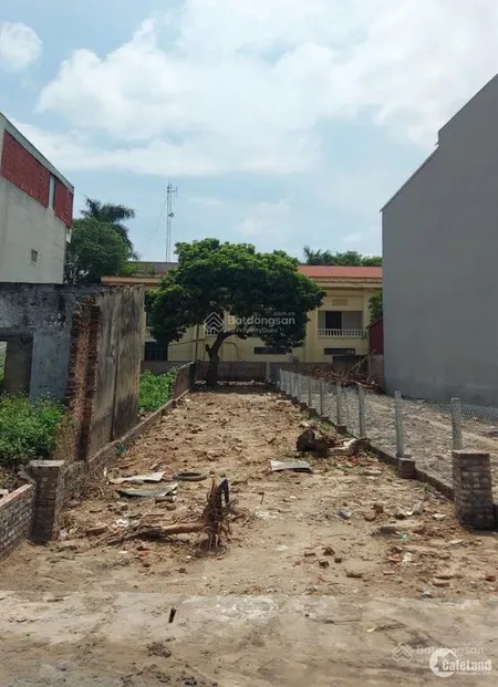 Giáp mặt tiền phan chu trinh , tt mỹ xuyên , sóc trăng . bán đất thổ cư 115m2 hết giá 650 triệu.