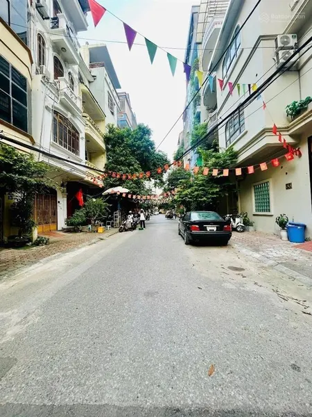 Bán gấp nhà phạm tuấn tài. khu phố vip. phân lô. ô tô tránh. vỉa hè kinh doanh