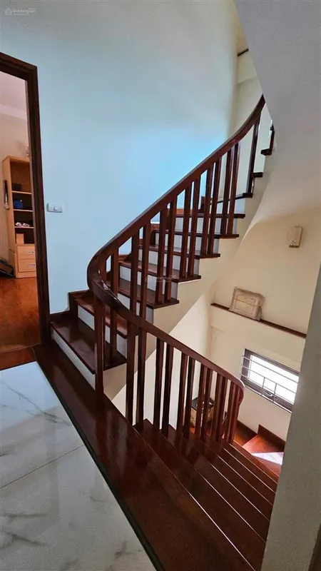 Bán nhà riêng tại trần quốc hoàn diện tích 45m2, 4pn, 4wc, giá 19.7 tỷ, pháp lý đầy đủ