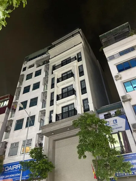 Bán tòa nhà văn phòng building phố trung hòa. diện tích 110m², 8 tầng + 1 hầm, mặt tiền 7m