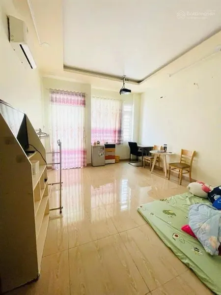 Bán nhà hồng lạc 70m2 hẻm xe hơi sát bên bàu cát 3 tầng cách mặt tiền 1 căn nở hậu nhẹ