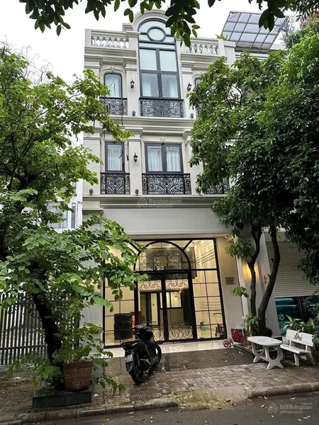 Cần bán nhà hưng phước phú mỹ hưng quận 7 mới 99%