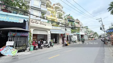 Nhà mặt tiền ngay đỗ xuân hợp dt 5m x 24m2. nhà 5 tầng dt ~ 300m2 đã hoàn công giá 12.6 tỷ