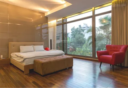 Nhà mt đường d4, 4 tầng, quận 7, dt 5x21m, đường lớn 20m, vỉa hè, 17 tỷ