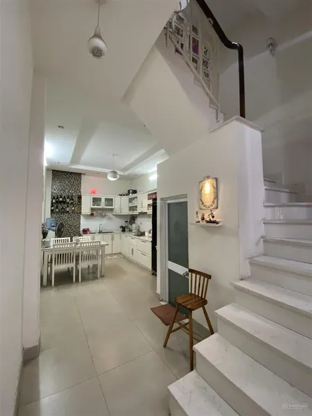 Chính chủ bán nhà mt hồng lạc lạc long quân p10 tân bình 3,8*18m 3 lầu st giá 12,5 tỷ