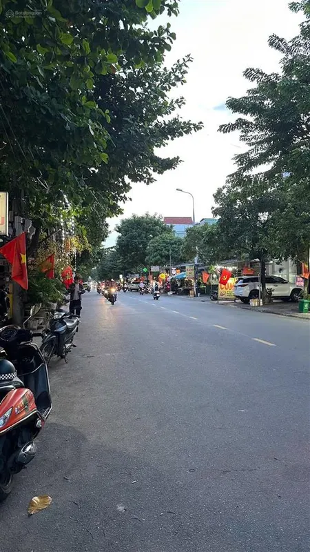 Đất tặng nhà mặt tiền tiểu la. ngang 5m rất đẹp. nhà 2 tầng. vị trí đẹp. kinh doanh đa nghành nghề.
