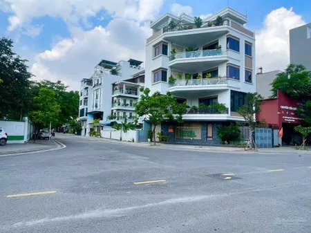 Phân lô đg, vỉa hè, 3 ô tô tránh, kd, phố đặng vũ hỷ, thượng thanh, dt 97 m, mt 8.5 m, giá 21 tỷ 7