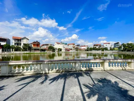 View hồ, phân lô, vỉa hè, ô tô tránh, kd, vườn hồ, cự khối, lbiên, dt 220 m, mt 15 m, giá 29 tỷ 95