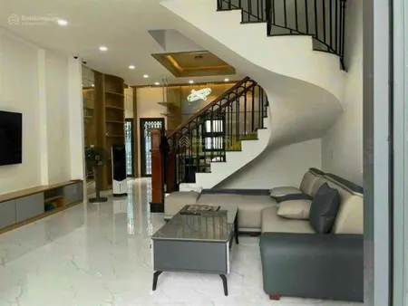 Nhà 4 tầng, tân quy, trung tâm quận 7, 6x15m, đường lớn, ô tô vào nhà, nhỉnh 9 tỷ