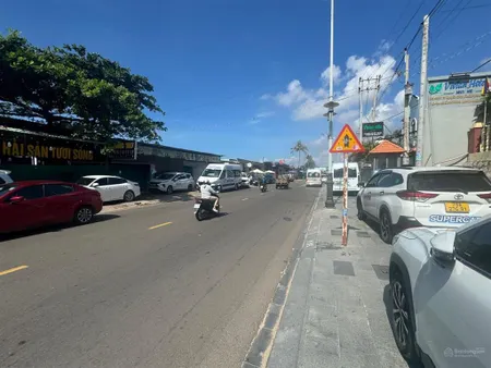Bán 215m2 có 150m2 thổ cư view biển mặt tiền huỳnh thúc kháng, hàm tiến
