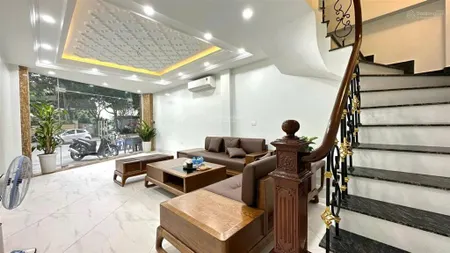 Bán nhà mặt hồ đền lừ 34m2 6 tầng mặt tiền 4,6m