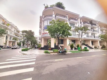 Siêu phẩm lô góc đẳng cấp với 268m2 nhà phố khu đô thị vạn phúc, thủ đức