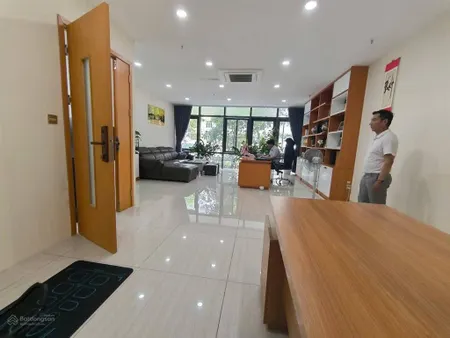 Hiếm , toà văn phòng 9 tầng thang máy, dòng tiền gần 200tr/tháng gần phố tô vĩnh diện giá 90 tỷ