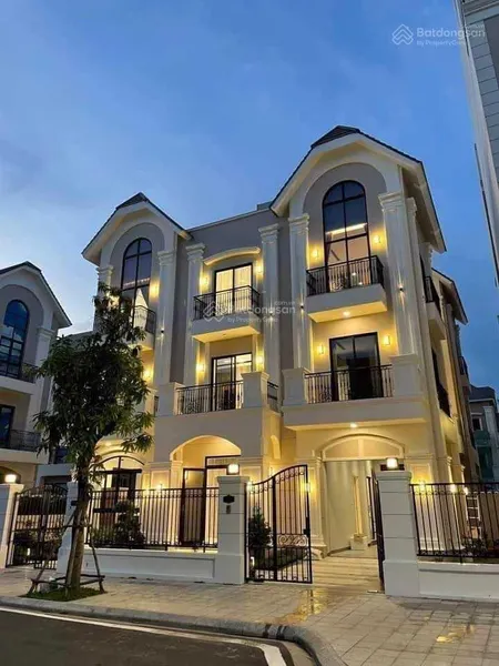 Chỉ còn lại một số căn ngộp ngân hàng biệt thự song lập 200m2 giá 24.5 tỷ bao hết 0938 449 ***