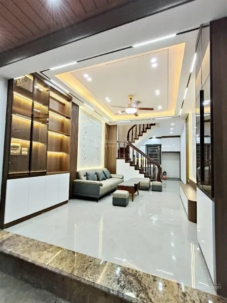 Nhà đẹp long lanh 5 tầng xây mới chỉ hơn 6tỷ ngõ nông