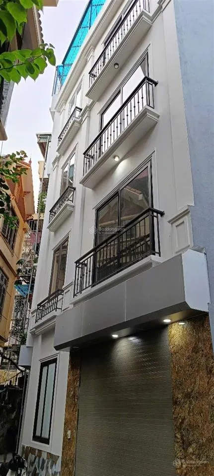 Nhà lô góc hoàng mai 2 mặt thoáng, 35m2, 5 tầng, mặt tiền 4,5m, giá chỉ 5 tỷ