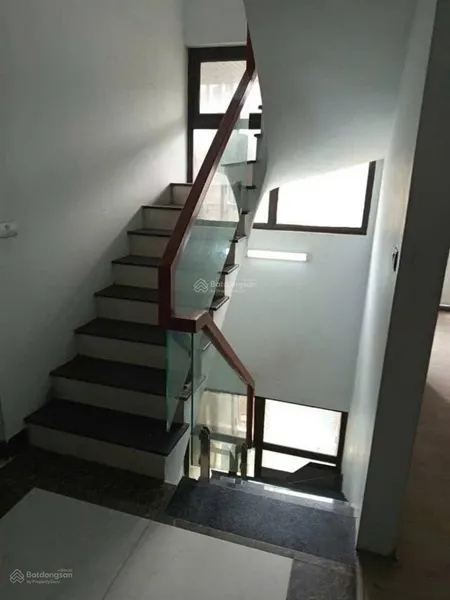 Tòa nhà lô góc 2 mp kd siêu sầm uất kim đồng 109/160m2 9tầng thang máy mt 8m 85 tỷ hoàng mai