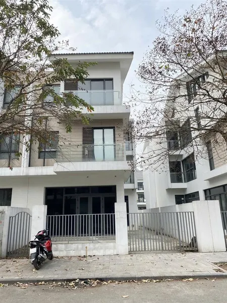 Bán bt an vượng villa diện tích 189m2 mặt tiền 9m tây bắc. mới bàn giao. sổ đỏ chính chủ