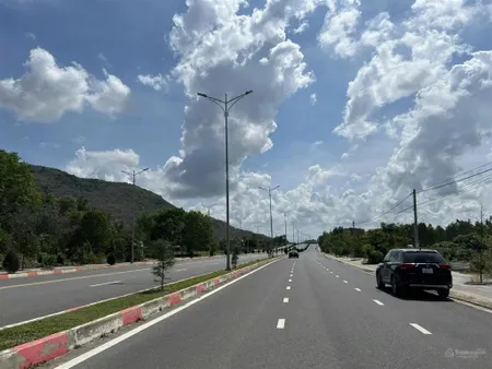 Chủ cần bán đất mặt tiền đường tuyến chánh quốc lộ56 thuộc f long hương tp bà rịa giá 16tr/1mv